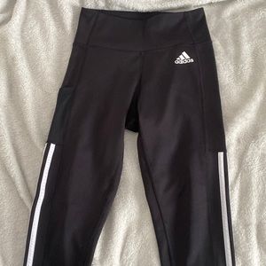 adidas leggings and has pockets